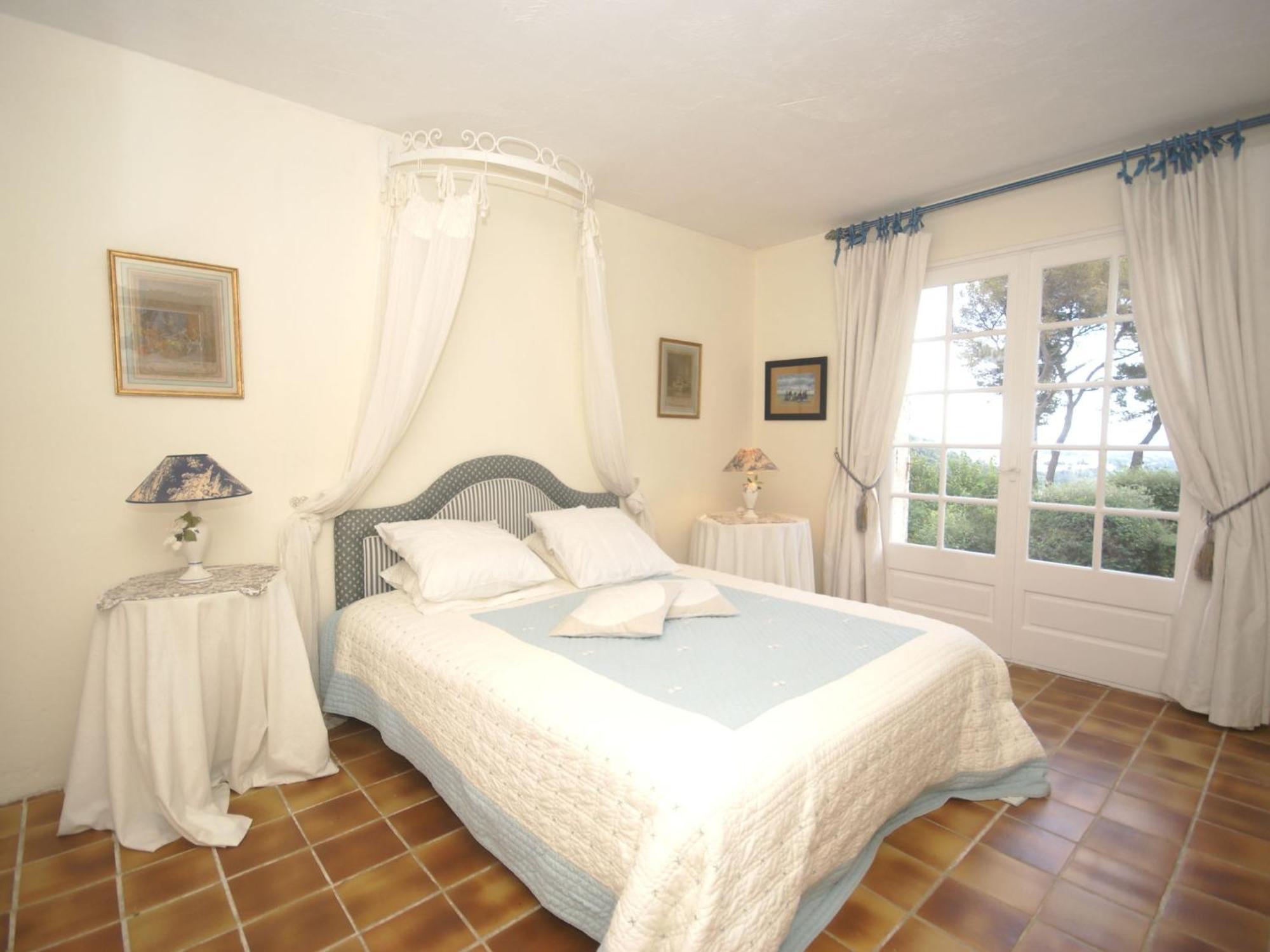 Superb Villa With Private Pool แซงต์-ปอล-เดอ-วองส์ ภายนอก รูปภาพ