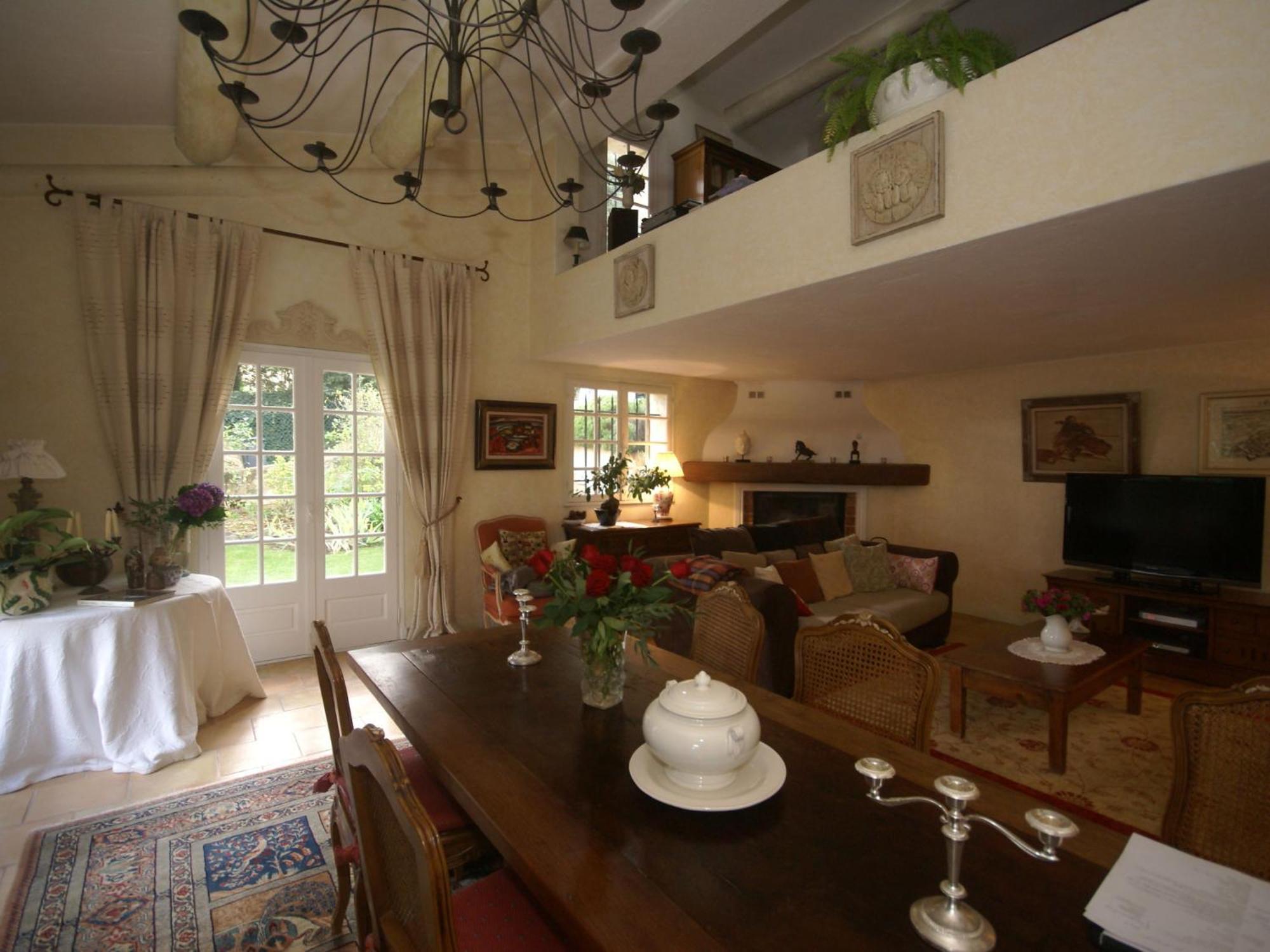 Superb Villa With Private Pool แซงต์-ปอล-เดอ-วองส์ ภายนอก รูปภาพ